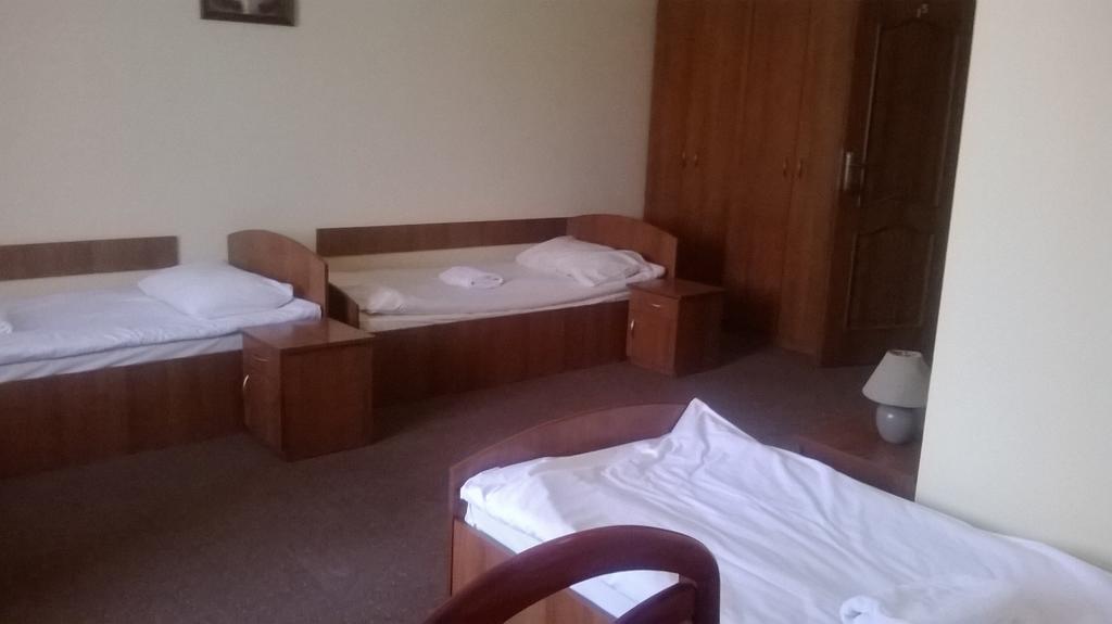 Hostel Milosz Grabowiec  Zimmer foto